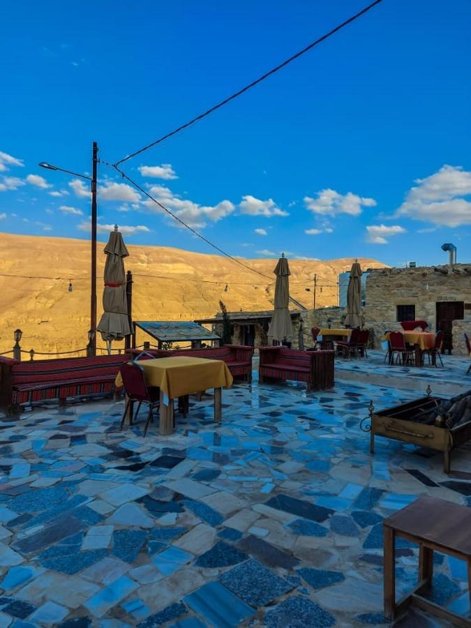 케락 Mumia Restaurant & House 게스트하우스 외부 사진